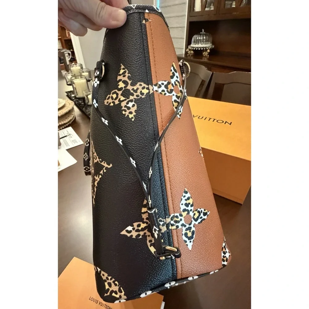 Louis Vuitton Neverfull Jungle Tote, Wallet, Pouch, Key Chain LOT ** MINT RARE
